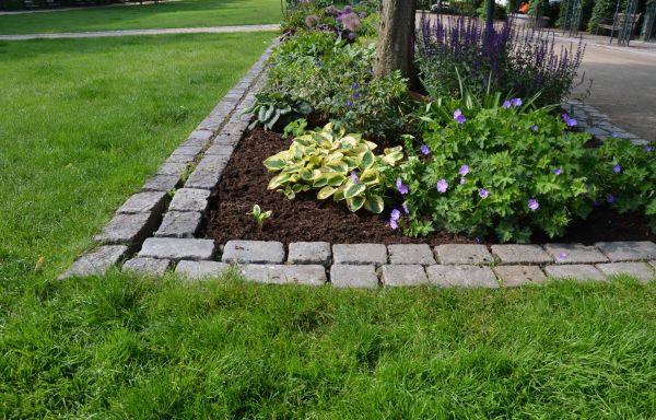 Flower Bed Mulching in Saint George